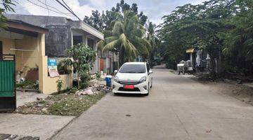tampak depan rumah di kawasan pasar kemis