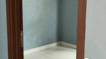 kamar tidur rumah shm dekat green office
