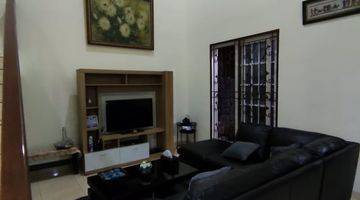 ruang keluarga rumah victoria river park cluster