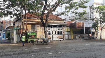 Gambar 1 RUMAH DI JL UNDAAN KULON SURABAYA