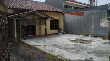 Gambar 5 Rumah di Jl.Anggrek Rosliana VII, SHM, Bagus