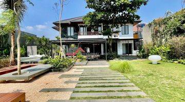foto lainnya rumah mewah baru bergaya tropical