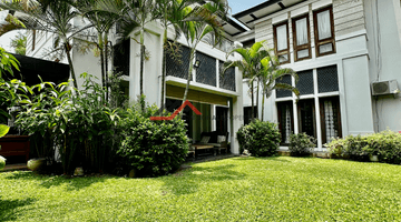 Gambar 1 Rumah Mewah Modern Classic Taman Luas Bangka Kemang,Jakarta Selatan