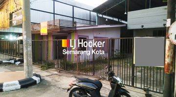 Gambar 1 Tempat Usaha di Jalan Hanoman