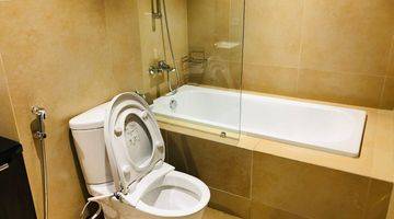 kamar mandi apartement 2 br paling startegis