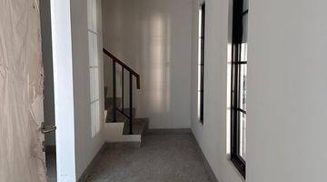 Gambar 2  Rumah 3 Lantai Baru Unfurnished di Lavon, Cikupa Double Decker