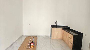 Gambar 3  Rumah Baru 4 Lantai Shm Di Jelambar Baru, Jelambar Unfurnished