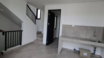 Gambar 3 Rukan (Rumah Kantor) 3 lantai Baru di BSD City, Tangerang Selatan