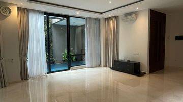 Gambar 4 Dijual Rumah Lux Dalam Town House di Cipete, Security 24jam