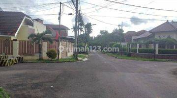 Gambar 1 Rumah Hoek  di Palem Putri blok BM

Griya Loka

Sektor 1.3 BSD City

Tangsel SHM 1 langI 1 Lantai Unfurnished