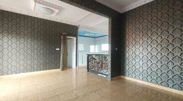 Gambar 4 Rumah Mewah 2 Lantai Semi Furnished SHM di Jalan Merkuri, Bandung