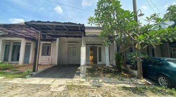 Gambar 1 Rumah minimalis siap huni di Ciputat