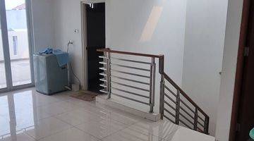 Gambar 1 Rumah Minimalis 3 Lantai