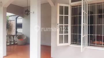 tampak depan mega cinere dlm kompl ,