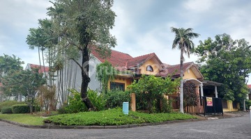 tampak depan rumah di perumahan graha padma