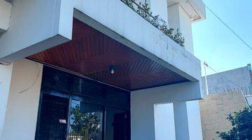 tampak depan kan rumah tengah kota semarang