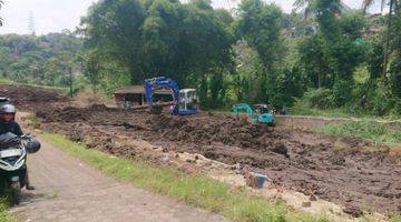 Gambar 1 Tanah Hook Lebar Muka 8 Meter Dekat Unpad Jatinangor