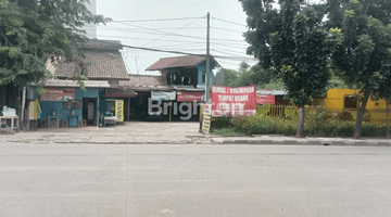 Gambar 2 Rumah dan tempat usaha BAWA HOKI, sebelah gedung ANTAM