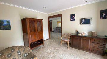 Gambar 2 Beautiful House With Pool In Good Location strategic