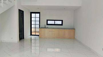 Gambar 5 Rumah jagakarsa brand new View Danau Dalam Town House