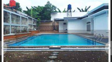 Gambar 3 Rumah Lebak Bulus 1 Lantai Pools Halaman Luas