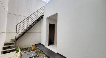 foto lainnya dijual rumah baru 2 lantai
