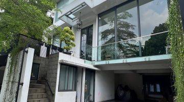 Gambar 2 Rumah Modern Glass Di Hook Dalam Komplek Siap Huni