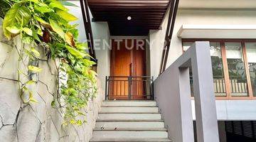 Gambar 4 Rumah Modern Tropical House Dalam Townhouse Di Kemang 