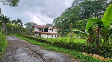 Gambar 2 Villa Cisarua, Puncak. lt 2000 m2.taman luas ,mata air dan dkt sungai kecil