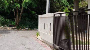 Gambar 3 Dijual Rumah Lantai 2 di Jalan Taman Penta Belakang Side Walk 