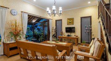 Gambar 1 Dijual Villa 2 Lantai di Petitenget Badung