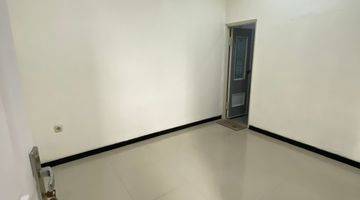 kamar tidur rumah 2 lantai siap huni