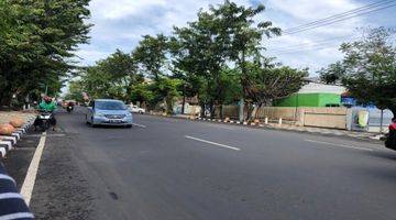 foto lainnya rumah luas di pinggir jalan