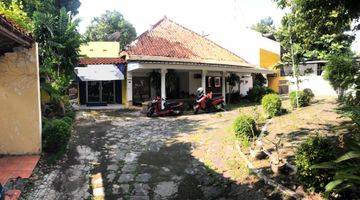 tampak depan rumah tri lomba juang mugas
