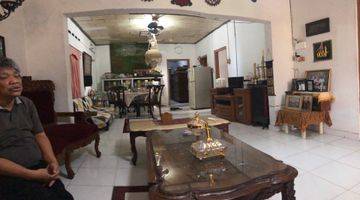 ruang tamu rumah tri lomba juang mugas