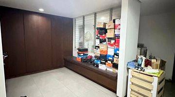 Gambar 4 Rumah 3 Lantai Bagus Semi Furnished SHM di Kebayoran Baru, Jakarta Selatan