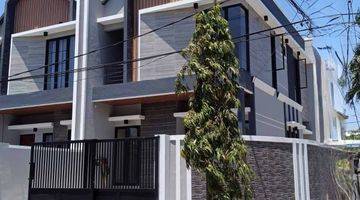 Gambar 2 Rumah Baru Gress di Sutorejo Prima Selatan Surabaya Timur, Minimalis, 2 Lantai, Hook/Pojokan, Semi Furnished