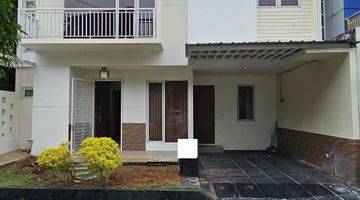 Gambar 1 Rumah Hook Dalam Cluster One Gate System Kartika Residence Cinere