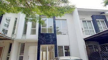 tampak depan rumah 2 lantai bagus sudah