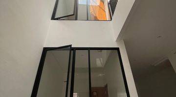 Gambar 2 Rumah 2lantai Luas 6x17 102m Type 4KT Kelapa Gading Jakarta Utara