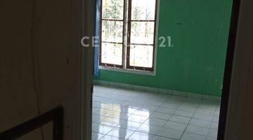 Gambar 3 Rumah 2 Lantai Semi Furnished Siap Huni Di Meadow Green