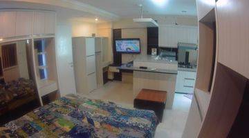 Gambar 2 Jual Cepat 2BR Furnised Tower Chrysant View Pool