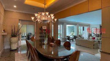 ruang makan kebayoran baru - modern classic