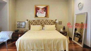 kamar tidur rumah 2 lantai dalam townhouse,