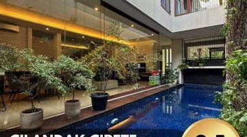 Gambar 1 Luxurious Minimalist House Dalam Townhouse Cilandak Cipete, Lt 176 Lb 330