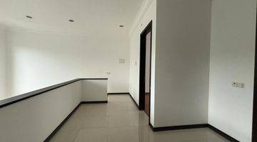 Gambar 5  Disewakan Rumah Jadeite 10x20 Non Furnish Lokasi Strategis Pusat Kota Bsd