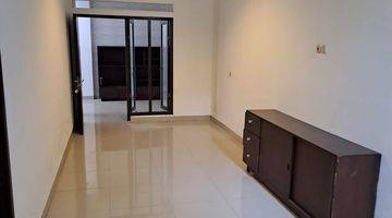 Gambar 5 Dijual Rumah 2 Lantai Semi Furnish di Harapan Indah Bekasi Barat