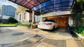 garasi/carport rumah 1.5 lantai taman luas