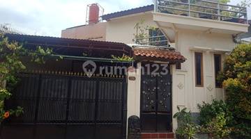 garasi/carport rumah 2 lantai startegis dekat
