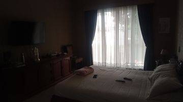 kamar tidur rumah 2 lantai bagus dekat